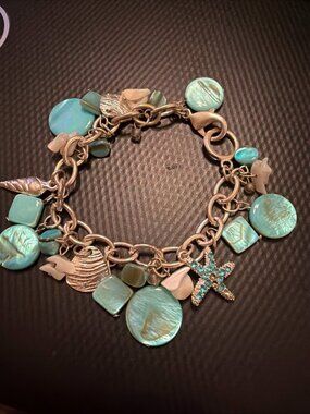 Beach Charm Bracelet Starfish Seashell Blue Beads Silver Tone Lobster Clasp. EUC